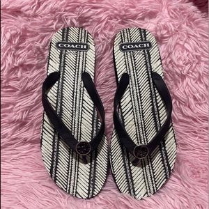 Coach flip flops size 7/8